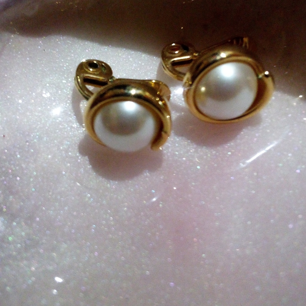 Vintage Monet Clip On Earrings
